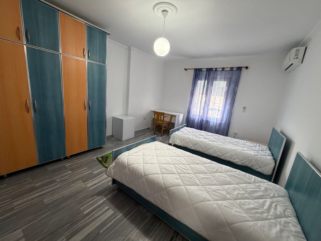 2+1, arredato a Laprake di fronte all'Hotel Relaks, 550 euro