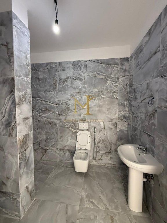 Vendesi Appartamento 2+1+ 90 m2 Veranda – Scoglio di Kavaja, Durazzo