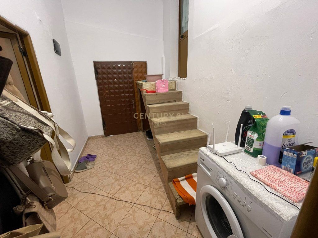 Apartament 1+1 + Truall në Shitje – Rruga e Dibrës