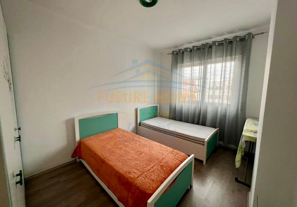 🏠 Vendesi arredato 2+1 in vendita a Unaza e Re – Con ipoteca! ✨