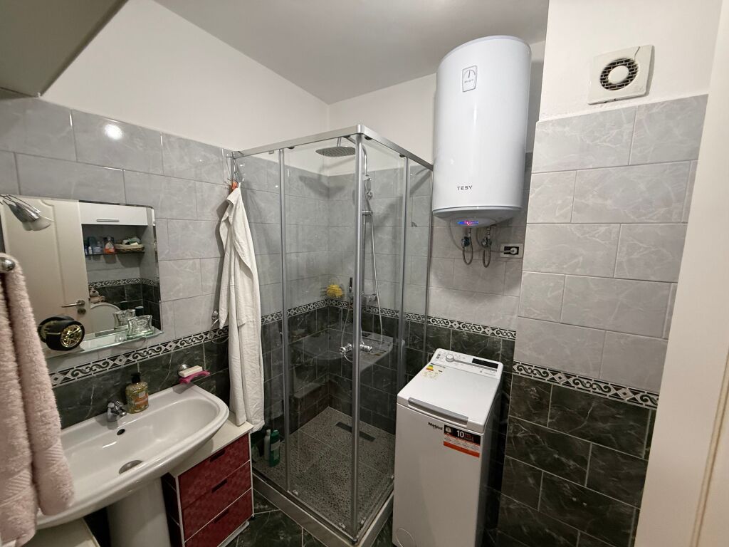 📣 SHITET Apartament 2+1 📍 Ish Parku i Autobuzeve 🛣️ Rruga "Ndre Mjeda" ✨