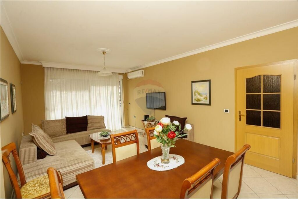 Jepet me qera apartament 2+1 ne Bllok