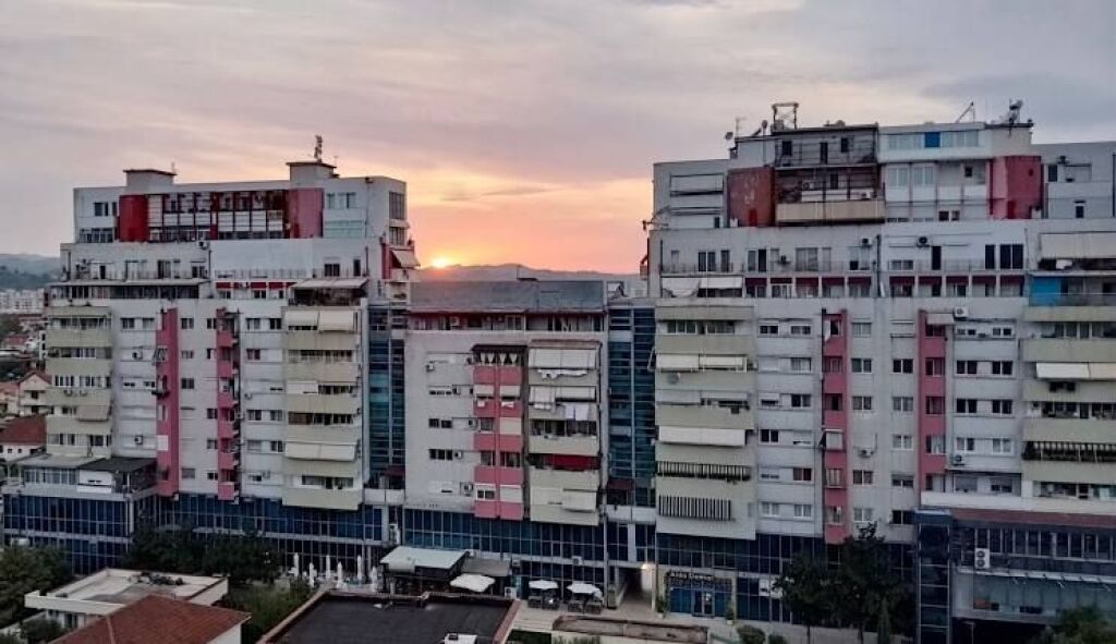 🏢 Business Premises for Sale – Yzberisht (Derveni Buildings)