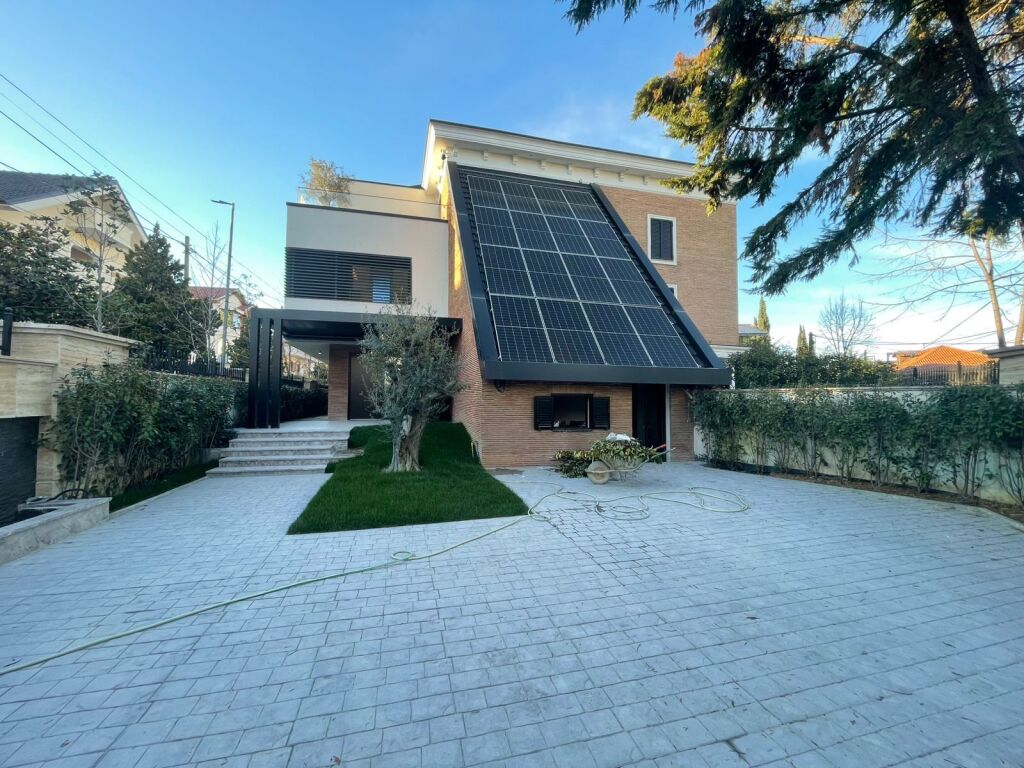 MODERN VILLA FOR RENT IN SELITË