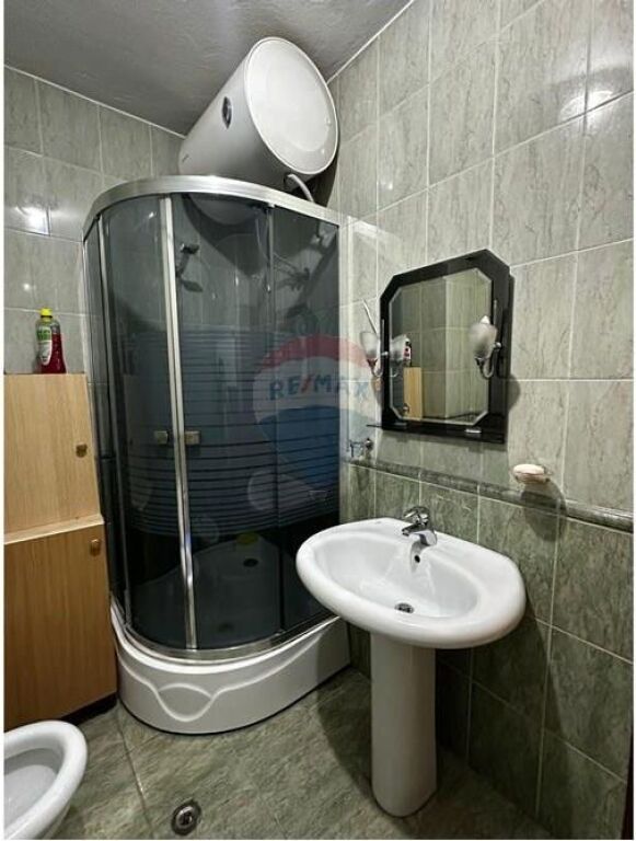Apartment 1+1 for rent at Komuna e Parisit