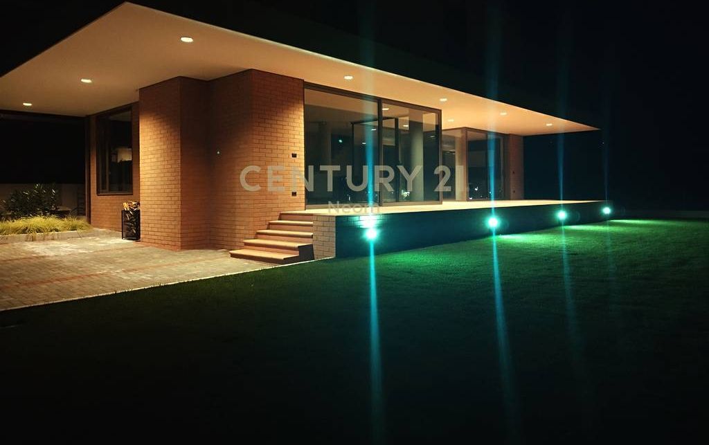 Villa in affitto vicino a TEG 5.000 € /Mese Sup. Totale 600m2