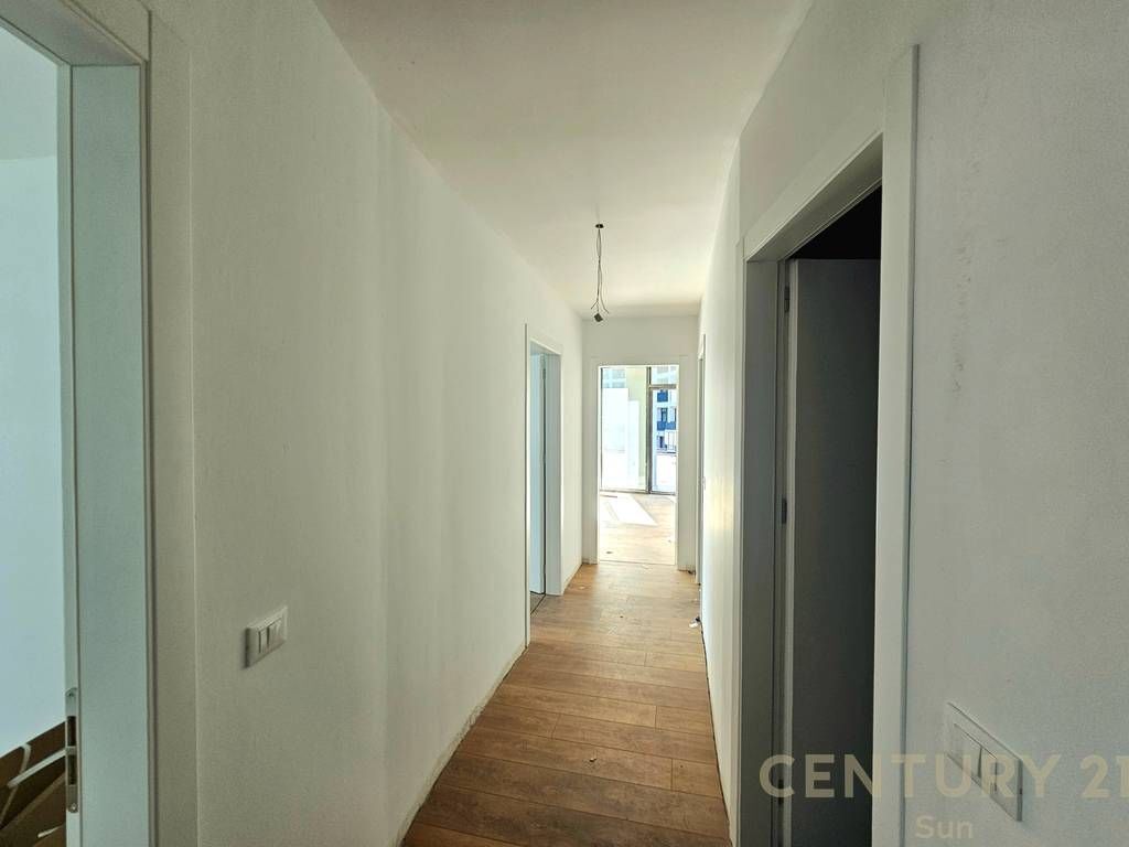 OFFICE FOR RENT IN LAKE VIEW RESIDENCES