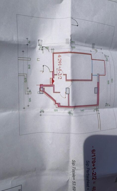 21 Dicembre sul lato della strada, in vendita 2 Appartamenti 1+1 al 3° piano residenziale nuovo edificio con ascensore.