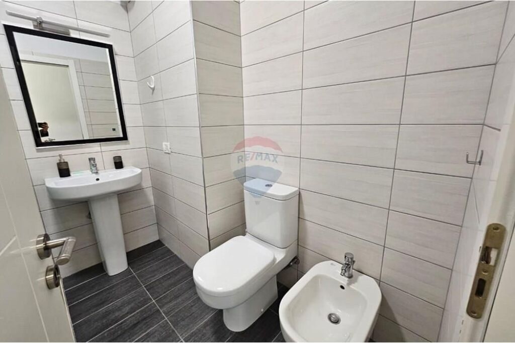 Apartament 2+1 për shitje – Rruga Tom Pllezha Astir
