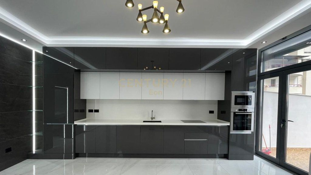 VENDESI SUPER APPARTAMENTO 2+1+2 CON VISTA MARE A VOLLGA, DURRES !!