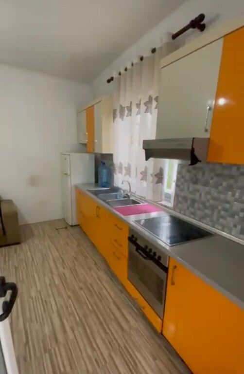 Casa 1+1 in affitto, via Veli Dedi vicino a Vecchia Aquila 300 mila leke