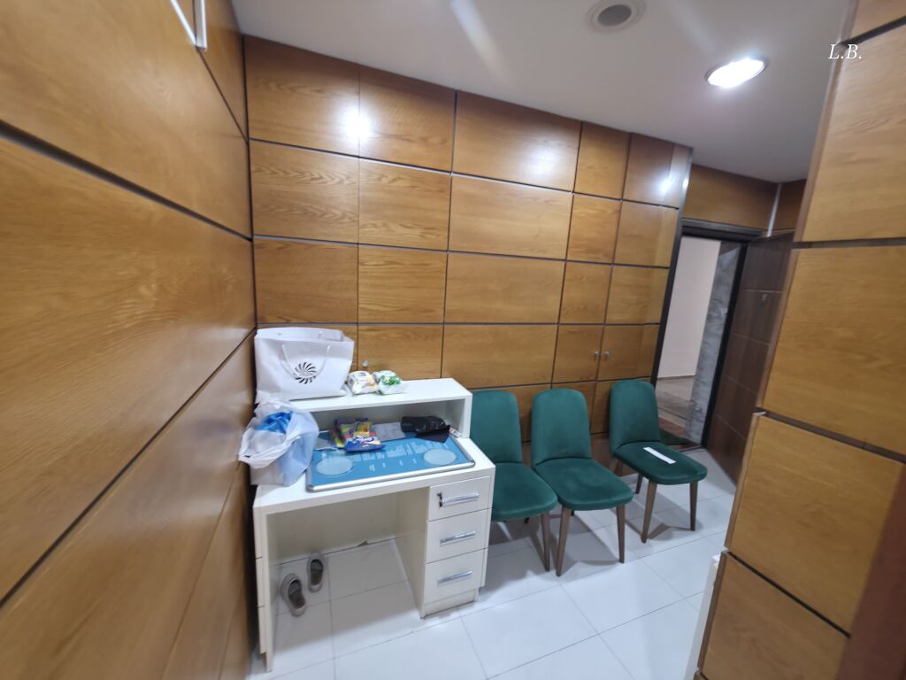 PREMISES FOR RENT AT KIKA 1 PARIS COMMUNE (SUITABLE FOR OFFICE OR CLINIC)