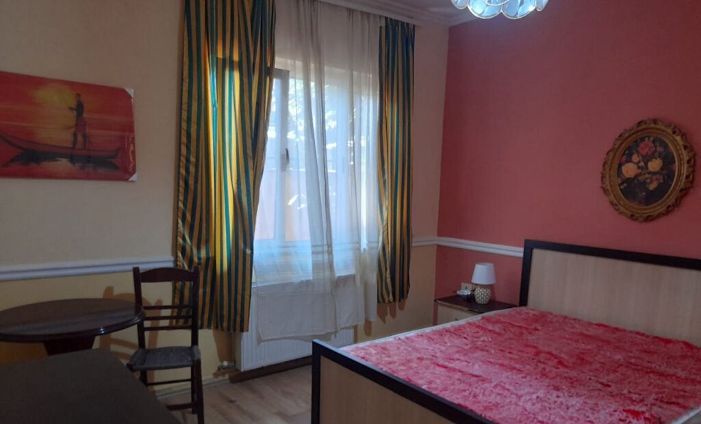 Affittasi appartamento 2+1, Komuna Parisit vicino a Kristal Center 650 mila leke