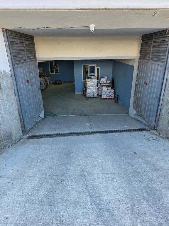In Vendita – Magazzino con Uffici, Via Ardeno, Tirana