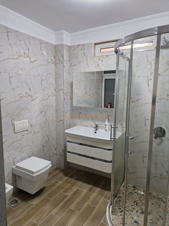 Shitet apartament 3+1+2 Porcelan Prane UET Tirane