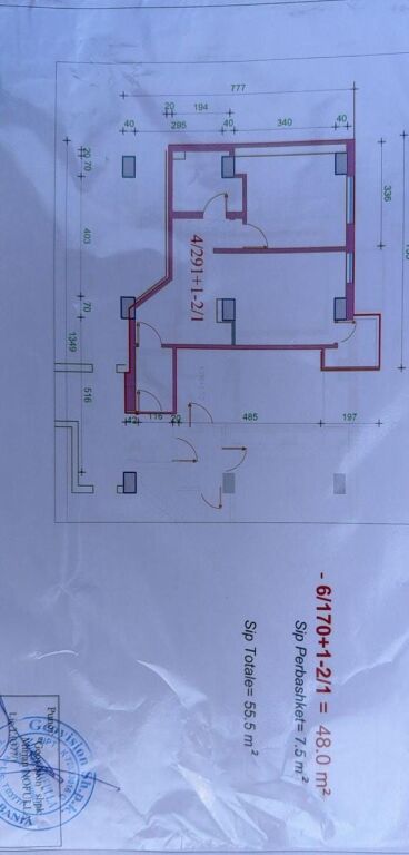 21 Dicembre sul lato della strada, in vendita 2 Appartamenti 1+1 al 3° piano residenziale nuovo edificio con ascensore.