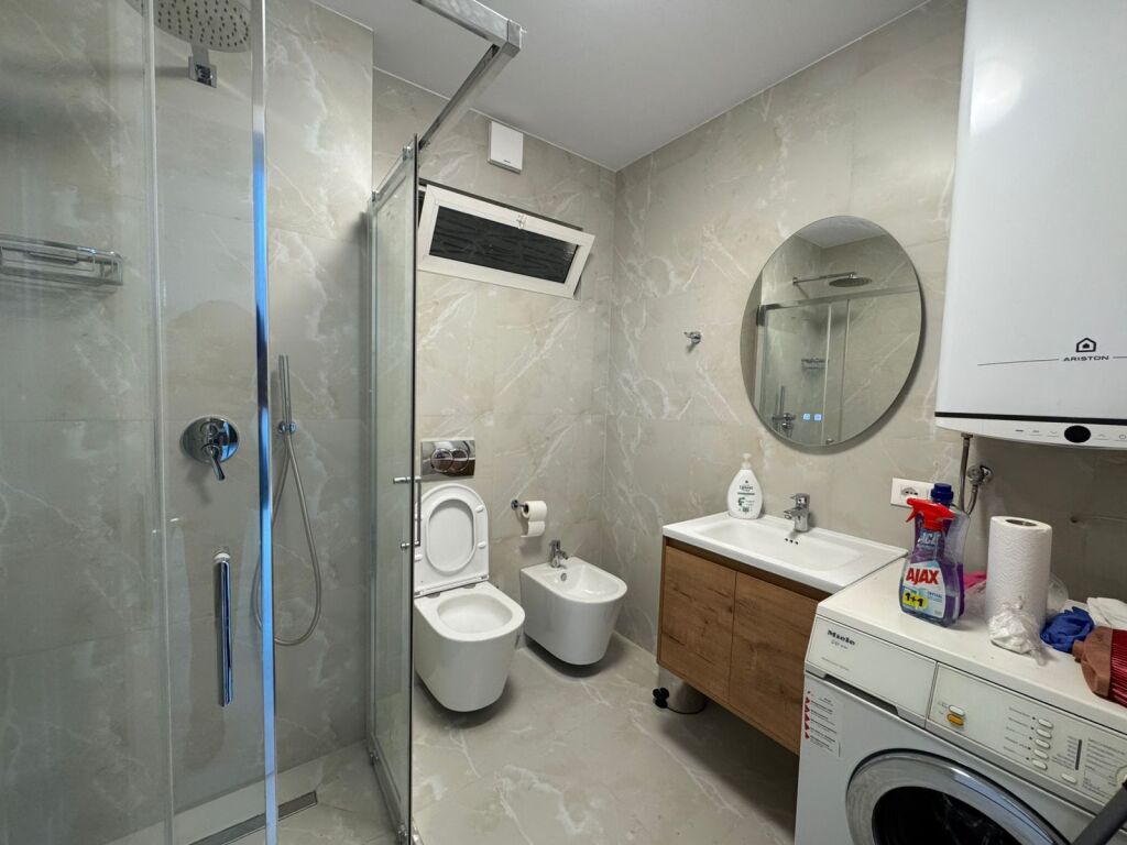 Apartament me qera - Komuna e Parisit