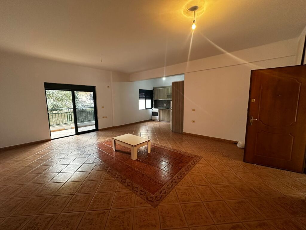 Apartament 2+1+2 për Shitje – Pranë Universitetit të Shkencave / Shkollës Mjekësore, Vlorë