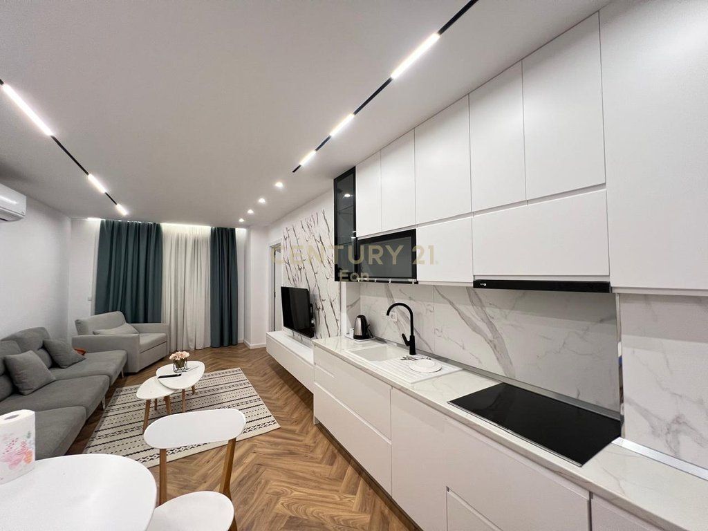 Shitet Apartament 1+1, prane Grand Blue Fafa, Golem