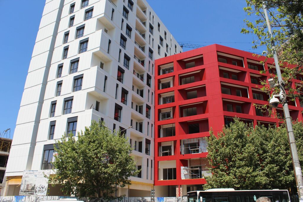 SHITET APARTAMENT 2+1,RRUGA E DIBRES,FARMACIA 10
