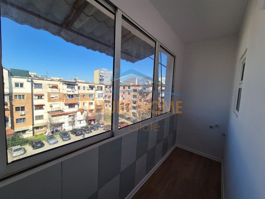 Shitet, Apartament 1+1, Oxhaku, Tiranë.