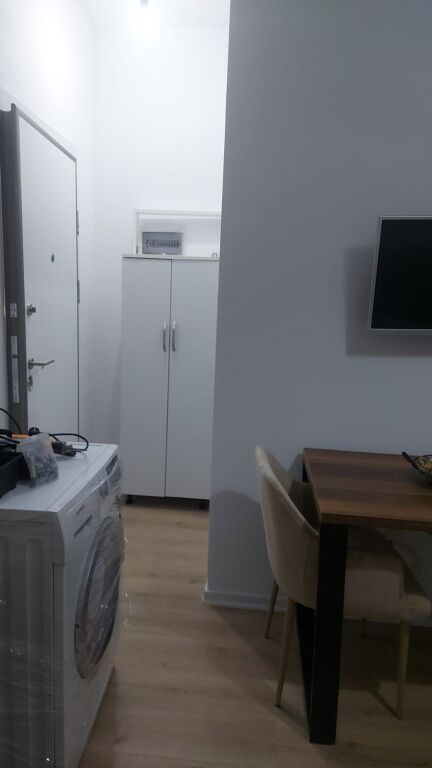 🏠 Jepet me qira garsoniere  📍 Adresa: Ali Demi, Kompleksi Kaimi💶 Çmimi: 25000 lekë / muaj