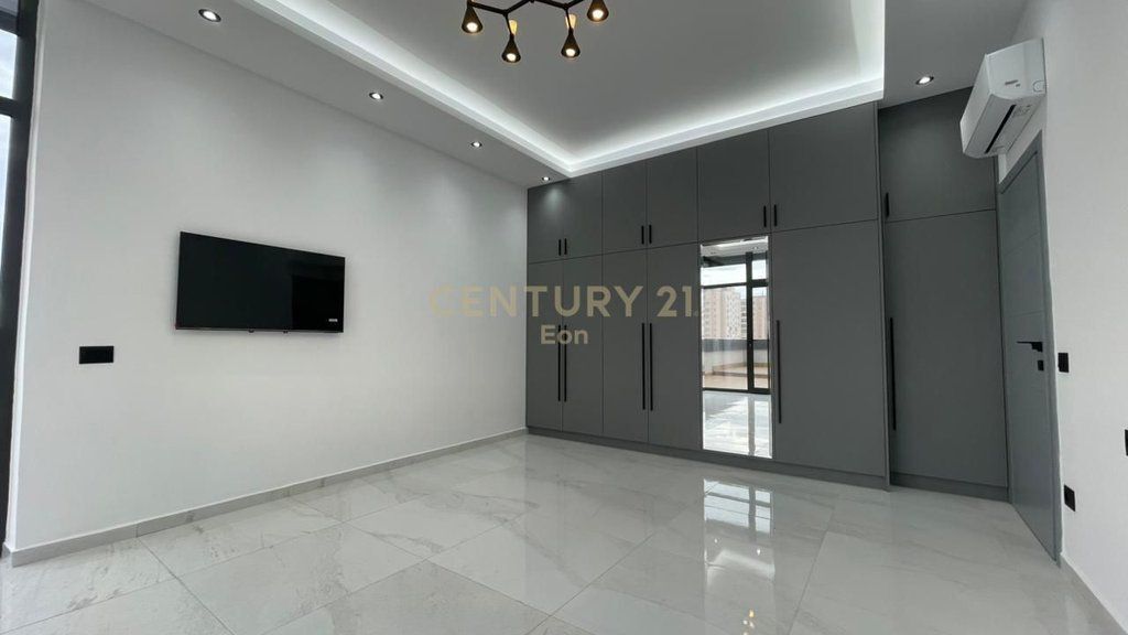 VENDESI SUPER APPARTAMENTO 2+1+2 CON VISTA MARE A VOLLGA, DURRES !!