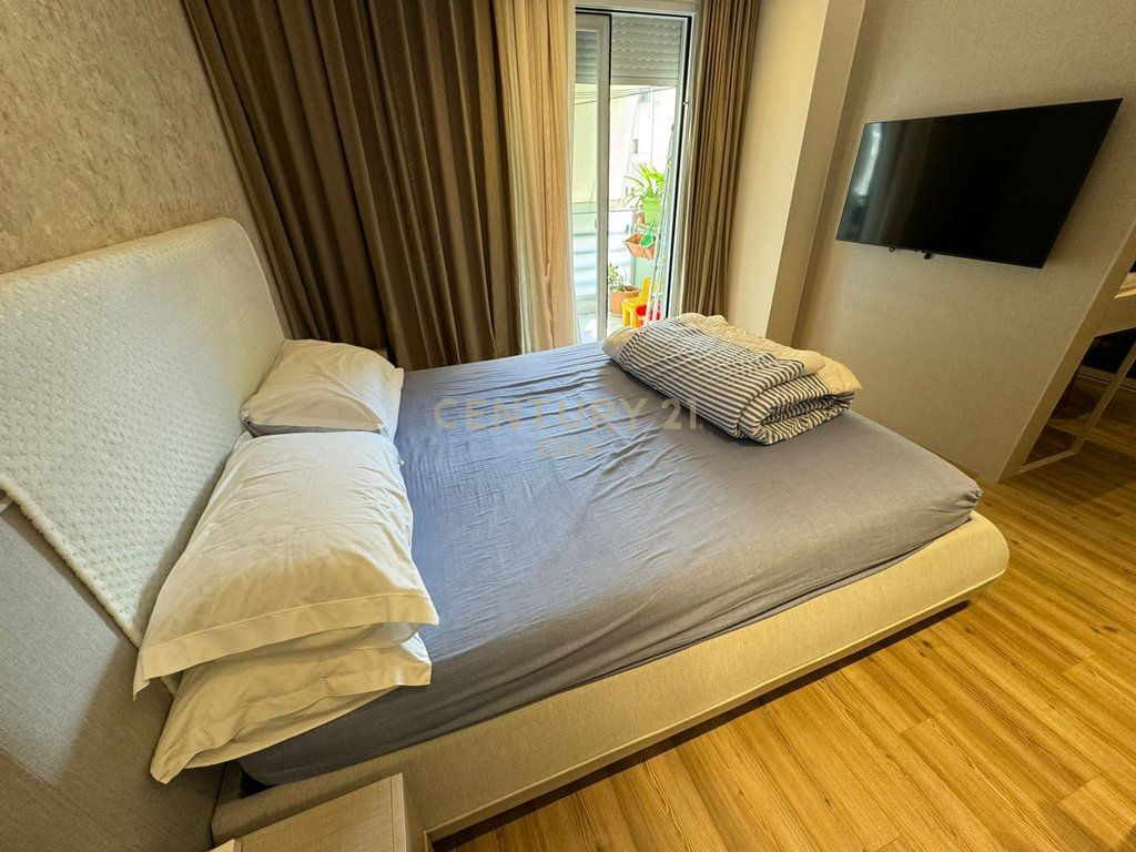 For rent 2+1+2 apartment in the Selvia area.
