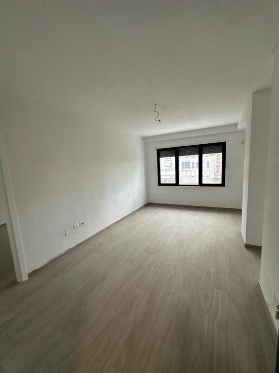 Apartament 1+1 per shitje prane Pazarit te ri , Tirane