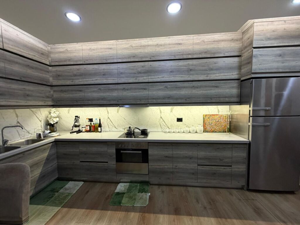 Apartament 2+ 1 ne shitje , Komuna Parisit
