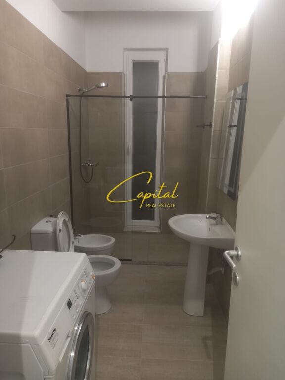 APARTAMENT ME QIRA 2+1 5 MAJI 40.000 LEKE