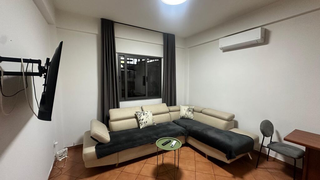 For rent, villa floor 1+1, Elbasanit Street, Tirana
