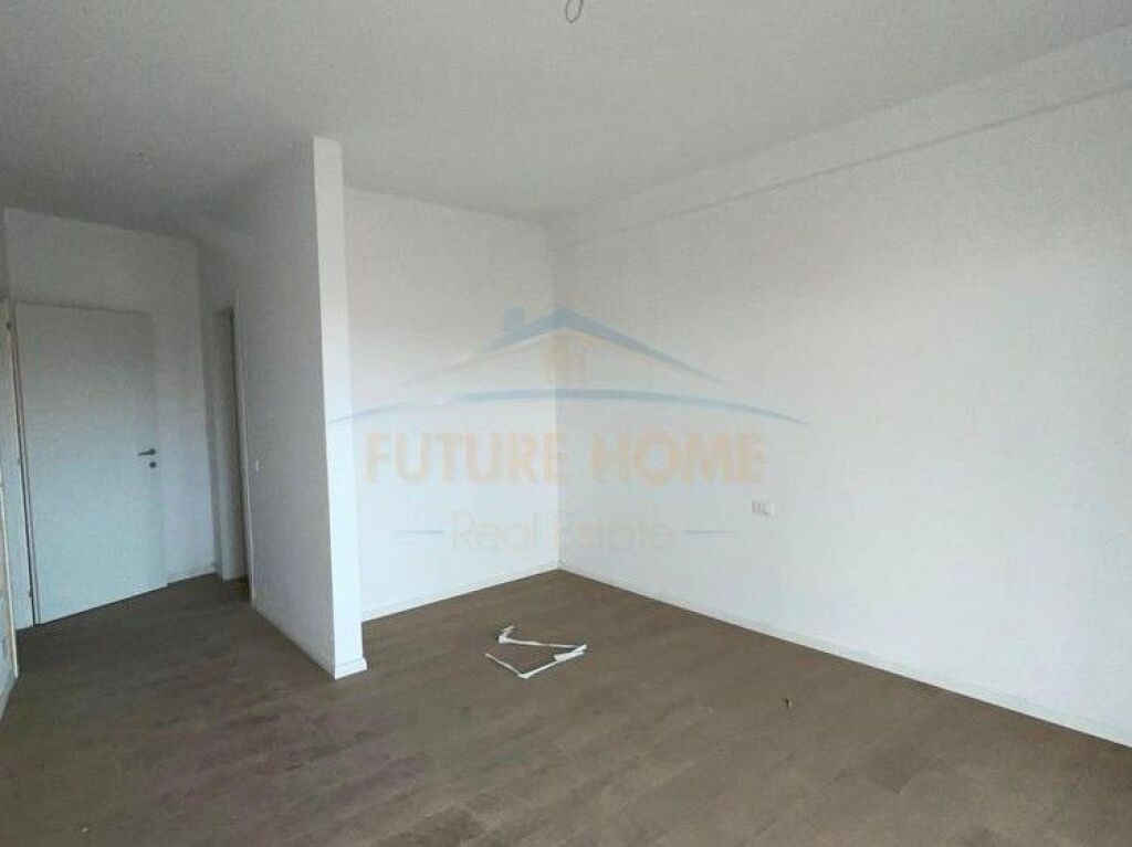 Shitet, Apartament 2+1+2, Rruga Jordan Misja, Tirane