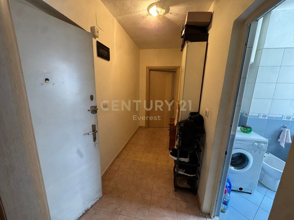 SELVIA, APARTAMENT 1+1 PER QIRA