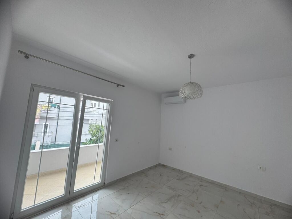 Appartamento in affitto 1+1+ balcone nella zona di Selita e Vogël !