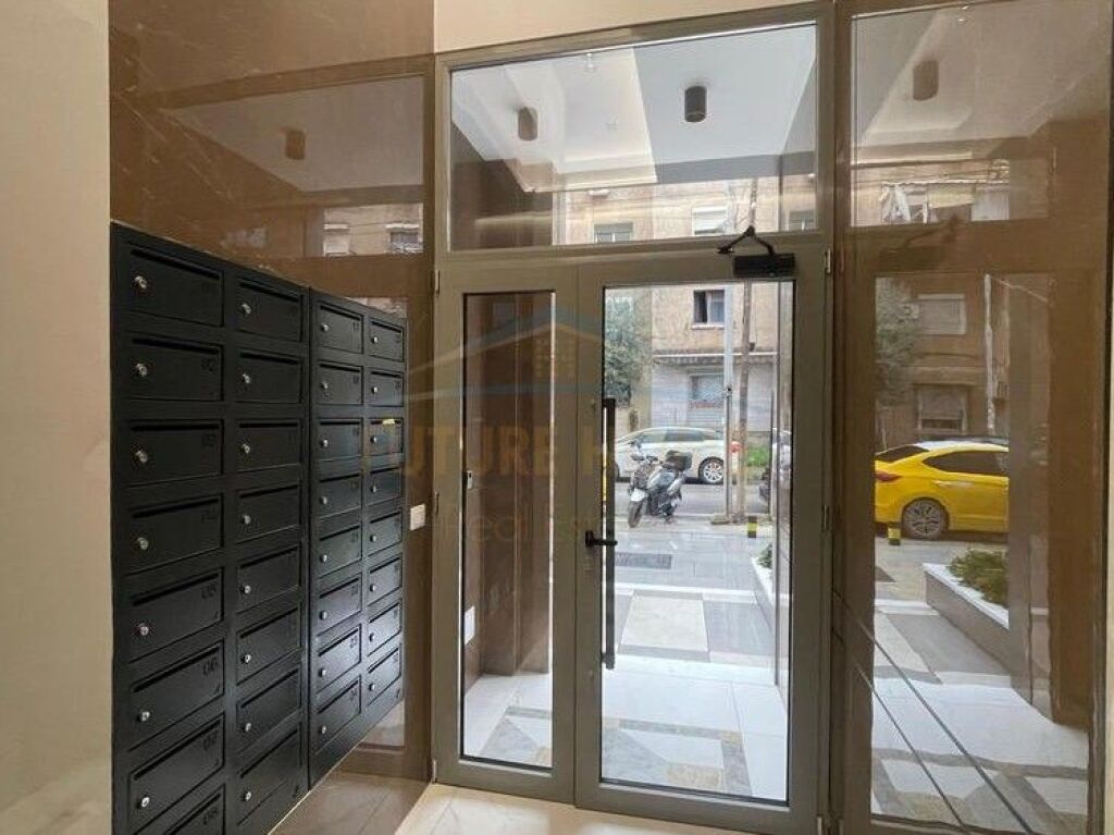 In vendita, Appartamento 1+1, Via Dervish Hekali, Scuola Rossa, Tirana