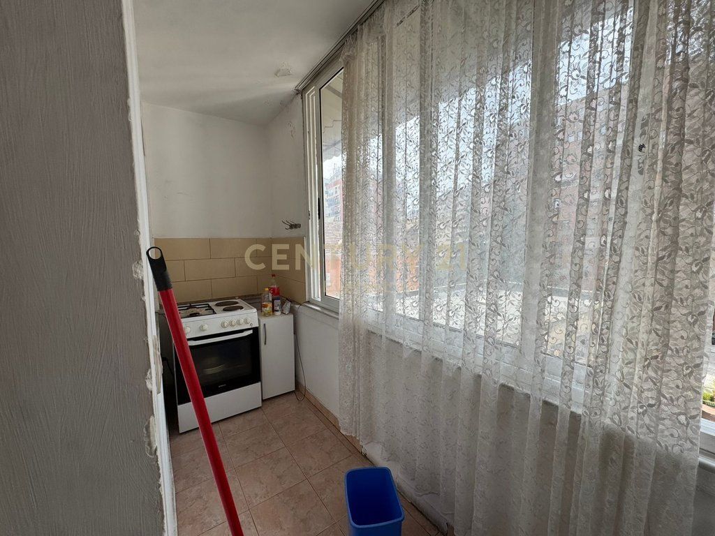 SELVIA, APARTAMENT 1+1 PER QIRA