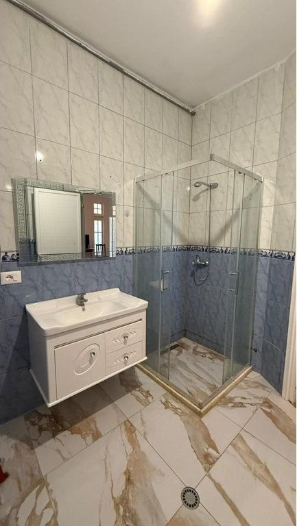 SHITET APARTAMENT 2+1 ME PAMJE DETI!20M LARG PLAZHIT!
