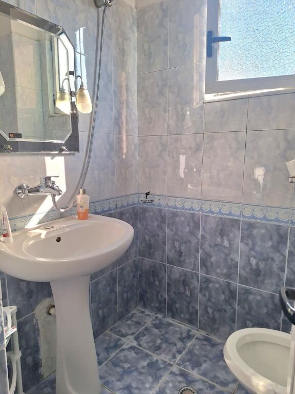 APARTAMENT ME QERA 3+1 SIRI KODRA 70.000 LEKE FH-65006