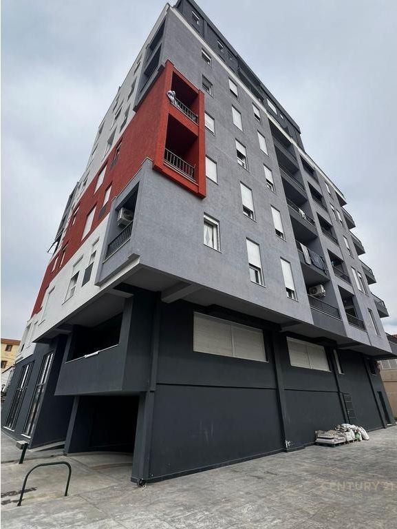 APARTAMENT 2+1 PER SHITJE / 5 MAJ