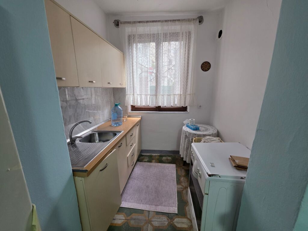 Affittasi Villa di 1 Piano con Cortile – Centro, vicino a Kafe Flora !