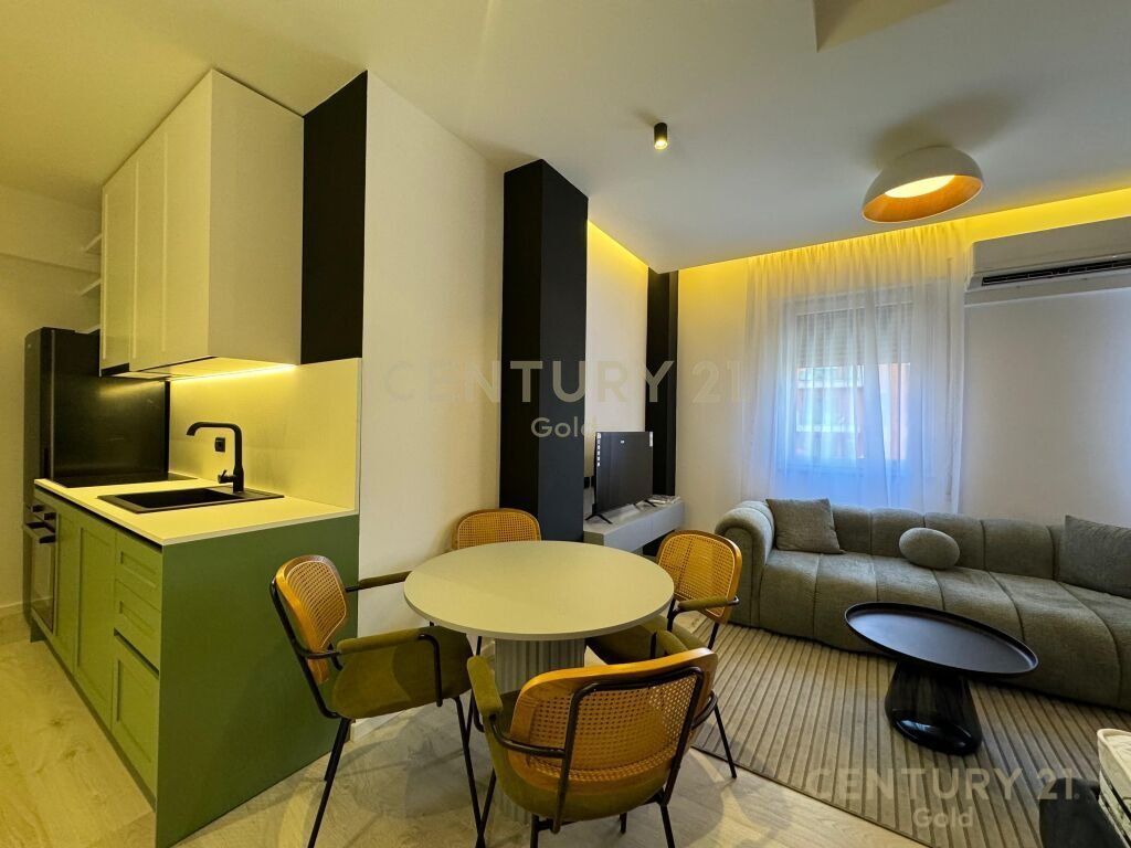 Modern studio for rent at the Commune of Paris