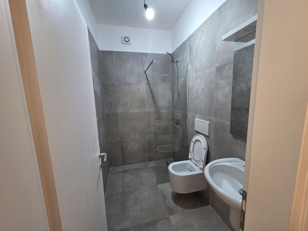 📍Ex - Piazza Shqiponja Appartamento 2+1+2 In Affitto