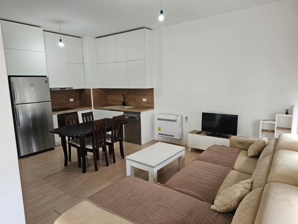 Appartamento 2+1+parcheggio in affitto a Mangalem in Ali Dem