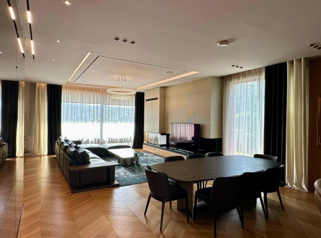 🏡 Villa su 3 Piani in Vendita – Mandarin Residence