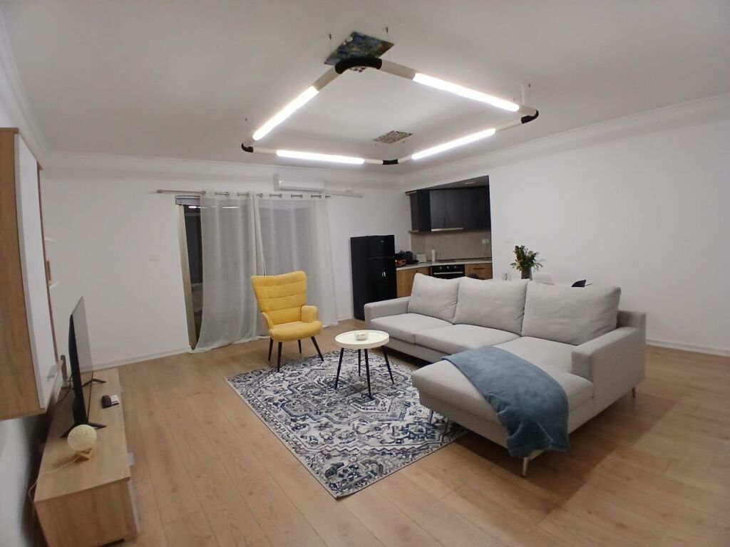 Apartament me qera 1+1 - 📍Bllok, rruga Andon Zako Cajupi