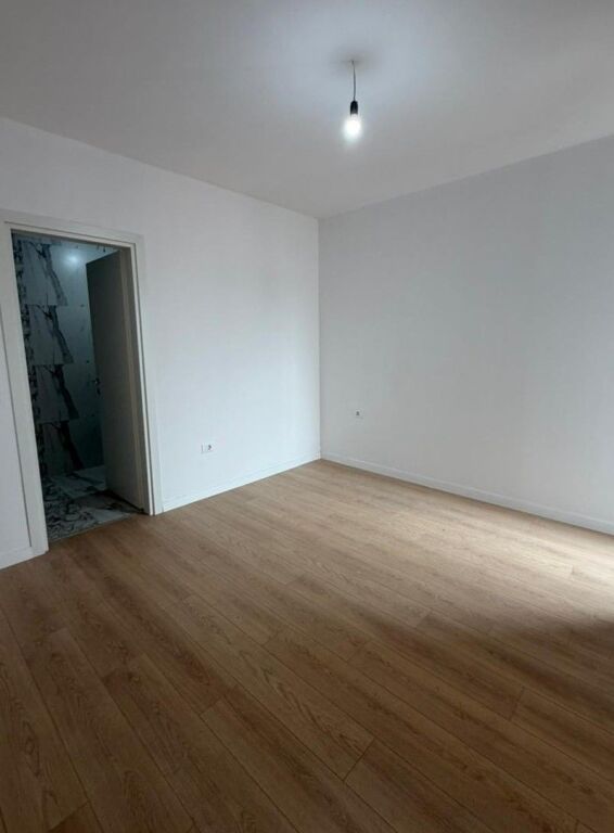 Komuna e Parisit apartament 2+1+2