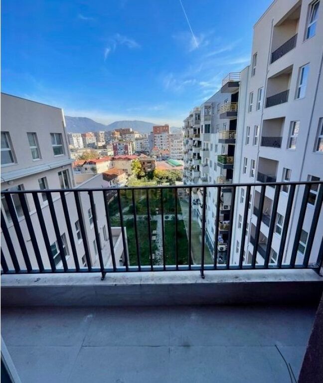 ✨ Jeto me Stil te Kompleksi "Aura" – 2+1 në Shitje! 🏢