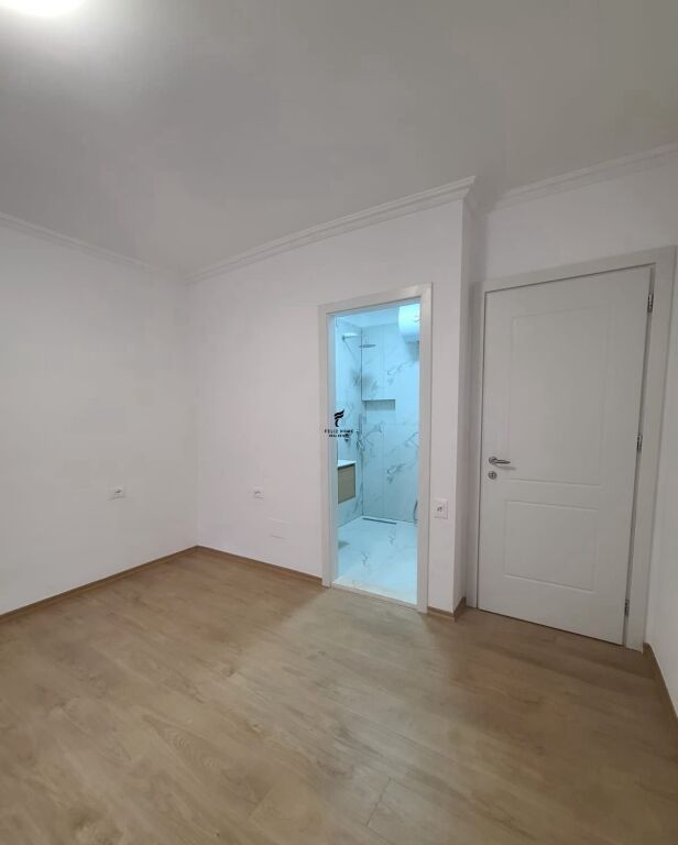 UFFICIO IN AFFITTO 88 M2 CENTRO 120.000 LEKE FH-64907