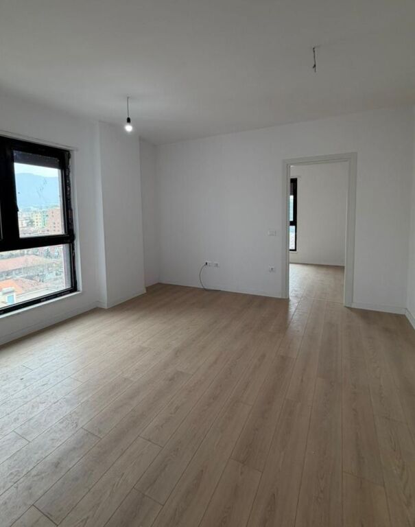 Komuna e Parisit apartament 2+1+2